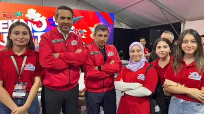 Bayraktarlar TEKNOFEST finalinde öğrencilerle buluştu