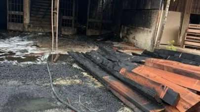 Mobilya imalathanesi alev alev yandı