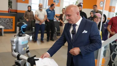 Türkiye'de bir ilk: İnsansı robot kimlik belgesi sahibi oldu