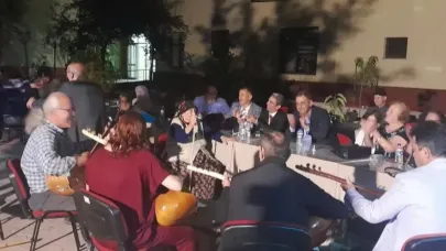 Koca çınarlar müzik ile huzur buldu