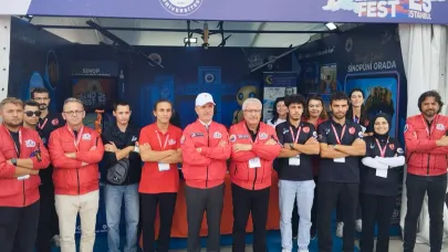 YÖK Başkanı Özvar, Sinop Üniversitesi standını ziyaret etti