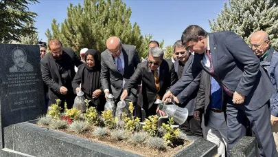 Neşet Ertaş, mezarı başında anıldı