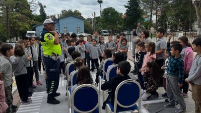 Sinop Jandarması’ndan miniklere uygulamalı trafik eğitimi