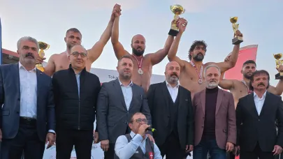 Sinoplu pehlivan Tokat'ta kürsüye çıktı!