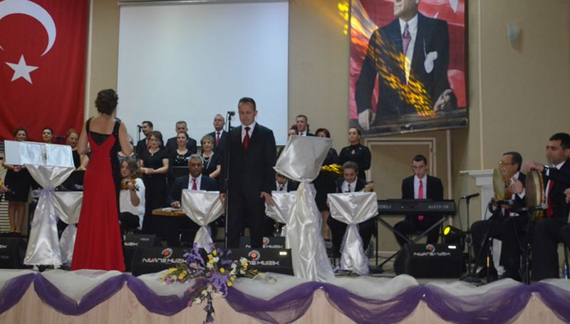 ŞARKILARIN MEVSİMİ OLMAZ!