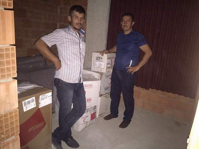 KIZILAY’DA EVİ YANAN AİLEYE YARDIMELİ