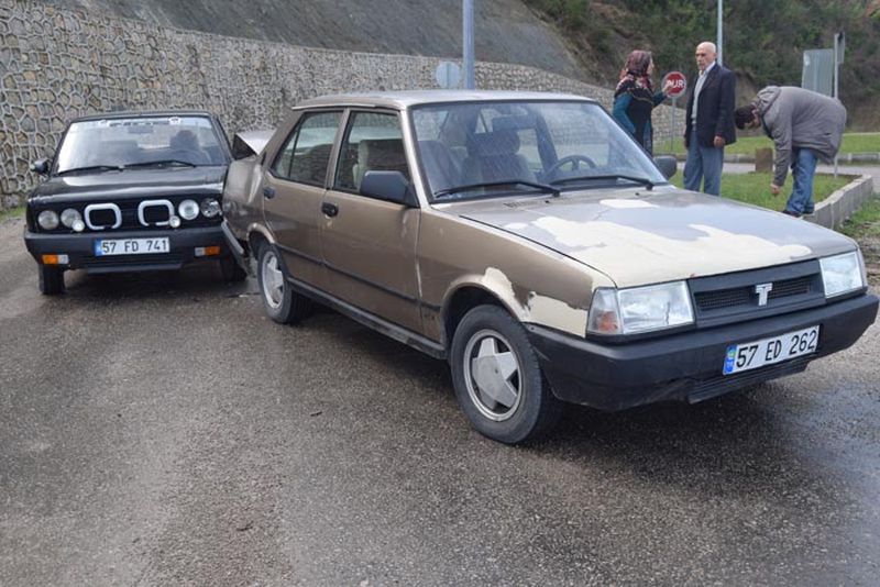 ERFELEK KAVŞAK’TA KAZA