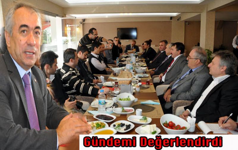 Ersoy Gazetecilerle Bir Araya Geldi
