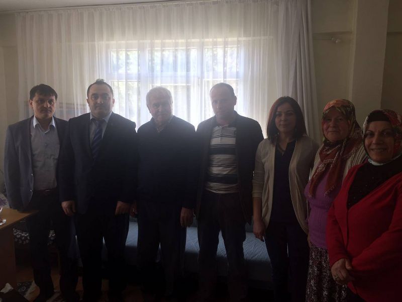ŞEHİT AİLESİNİ  ZİYARET ETTİLER