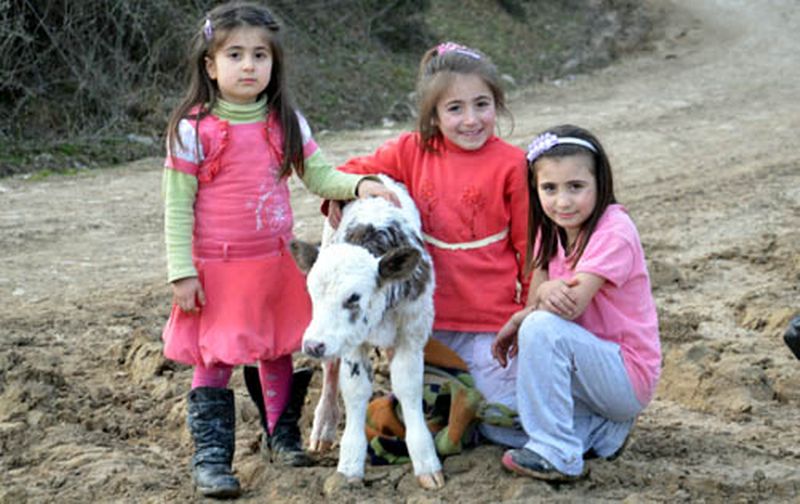 KADINLAR GÜNÜNDE ANNESİZ DÜNYAYA GELDİ