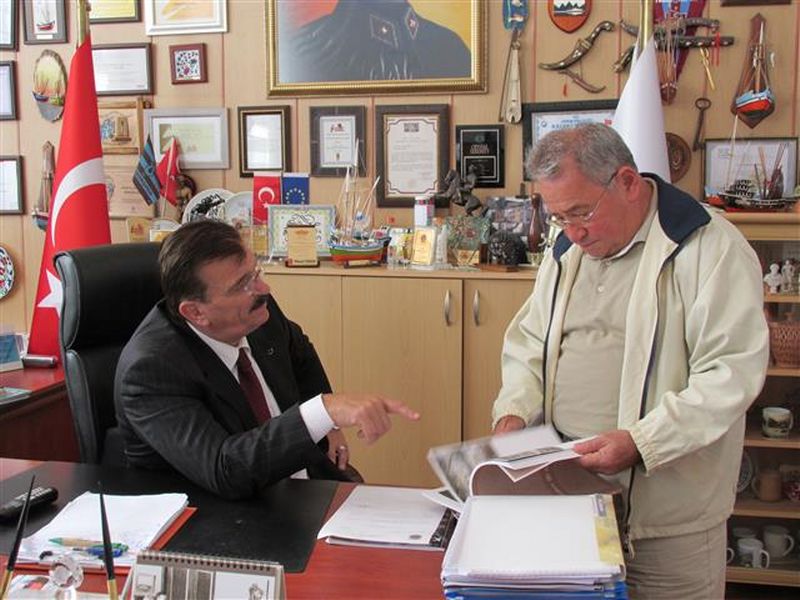 HÜSNÜ GÜMÜŞ, ‘HİKMET TOSUN VE SİNOP’U YAZDI