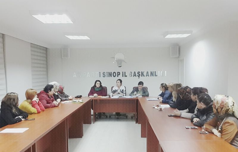 AK KADINLAR HER YERDE‬