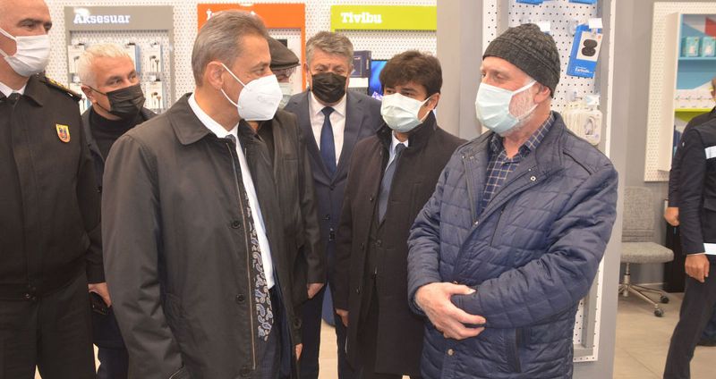 VALİ KARAÖMEROĞLU; “30 YAŞ ALTI İNSANIMIZDA VE 65 YAŞ ÜSTÜ İNSANIMIZDA BİR VAKA ARTIŞI GÖZLEMLEDİK”