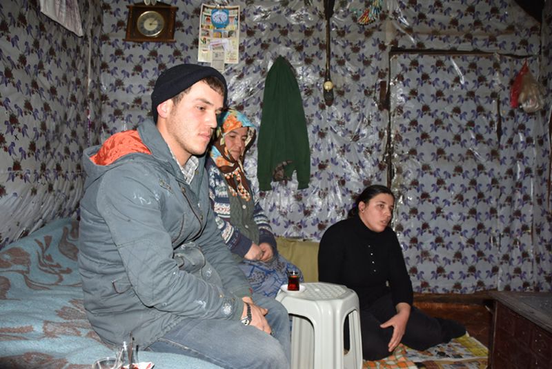 İŞ İMKANI VE BAŞLARINI SOKACAK EV İSTİYORLAR!