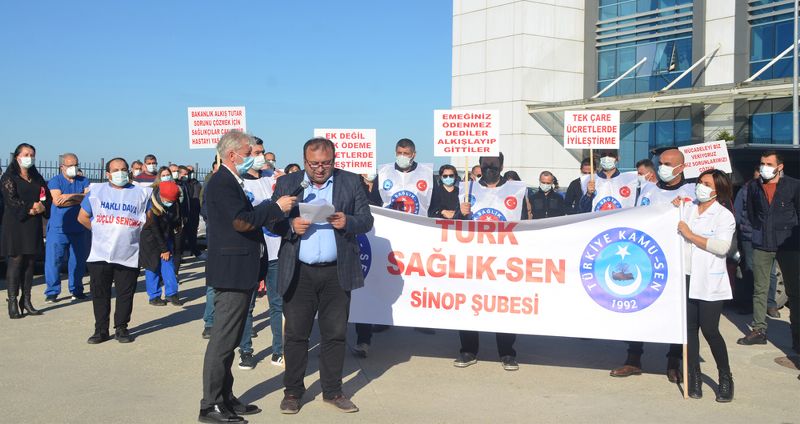 KABUL EDİLEN TORBA YASASINA KARŞI TEPKİ GÖSTERDİLER