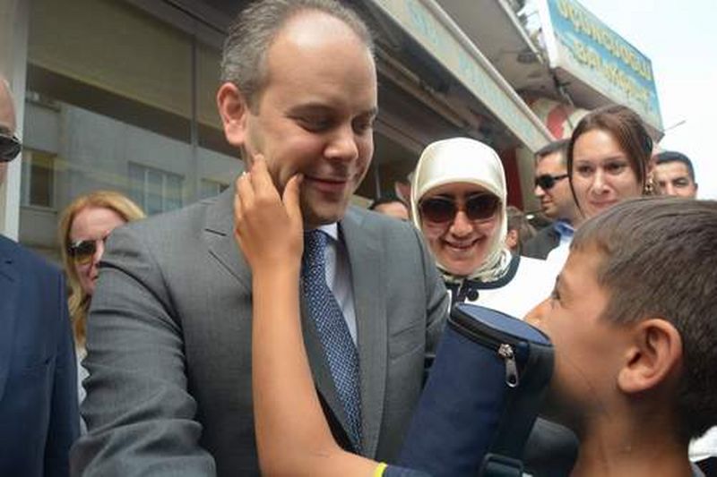 ÇOCUKLAR ONU ÇOK SEVDİ