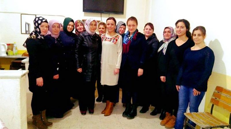 AK PARTİ KADIN KOLLARI MAHALLE YÖNETİMLERİNİ BELİRLİYOR