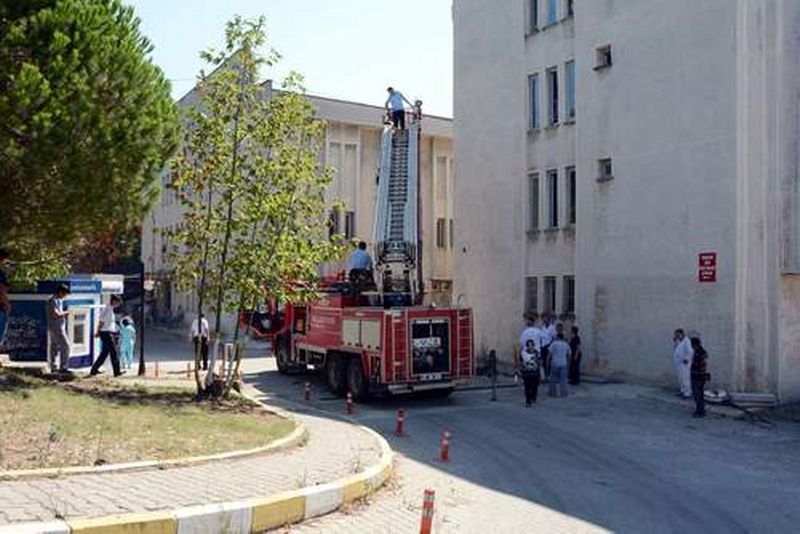 HASTANEDE YANGIN PANİĞİ!