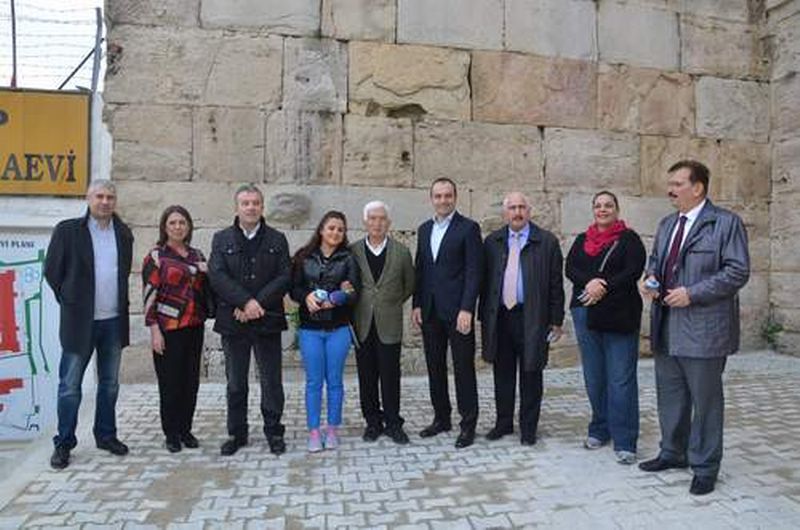 SİNOP’UN TARİHİ GÜZELLİKLERİNİ GEZDİLER