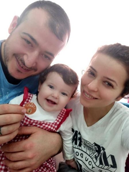 Yılbaşı kutlamak için aldığı pastadan altın çıktı