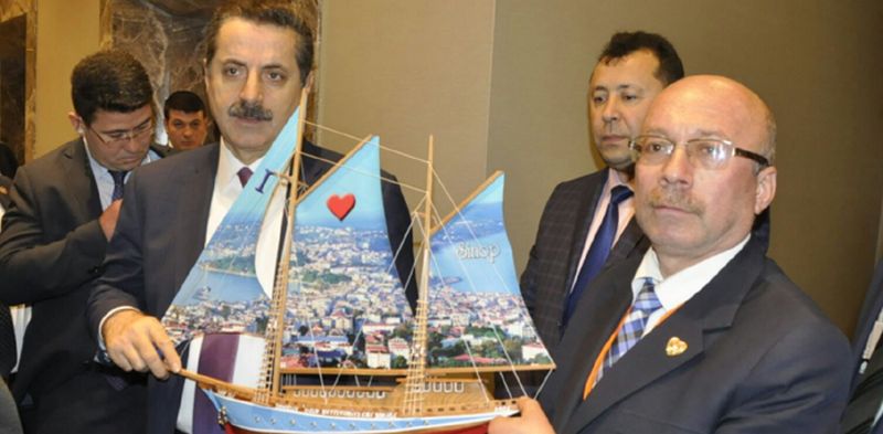 BAKAN’A KOTRA HEDİYE ETTİ