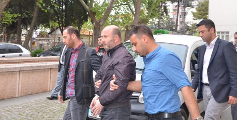 AK PARTİ TEŞKİLATINA SİLAHLI SALDIRI