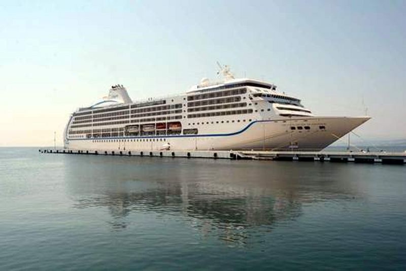 SİNOP'A DEMİRLEDİ