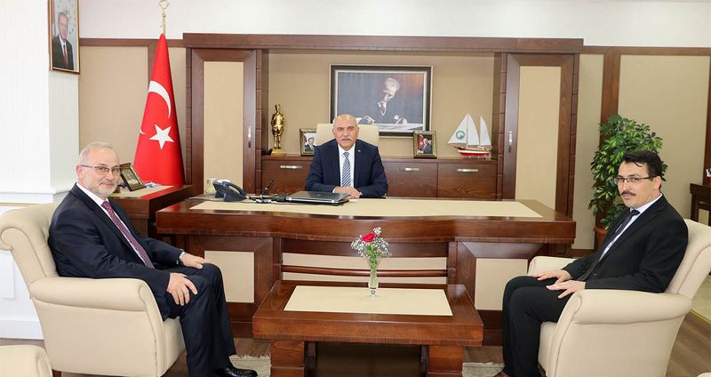 DİYANET İŞLERİ BAŞKAN YARDIMCISINDAN VALİ İPEK'E ZİYARET
