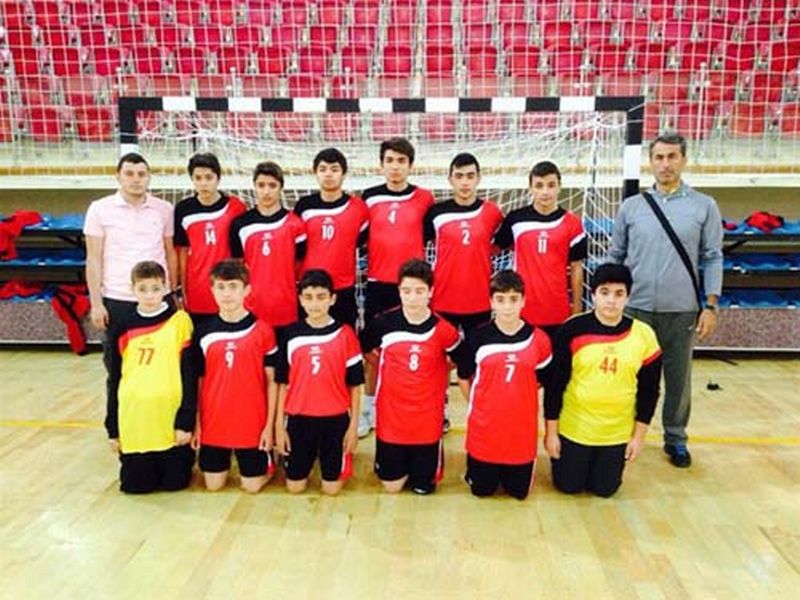 FUTBOL TAKIMI OLSAYDIK DAVUL-ZURNAYLA KARŞILANIRDIK