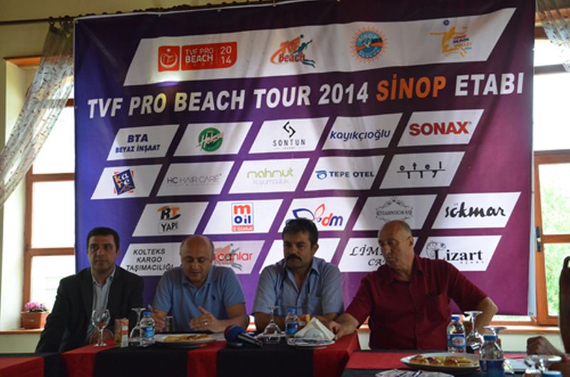 SİNOP’TA PLAJ VOLEYBOLU HEYECANI
