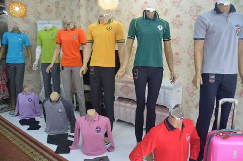 OKUL KIYAFETLERİ SATIŞA ÇIKTI