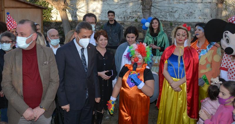 ÇOCUKLAR HAYALLERİNDEKİ HEDİYELERE KAVUŞTU