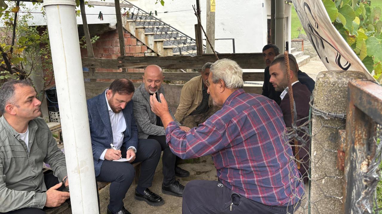 AK Parti Heyeti Köylerde İstek ve Talepleri Dinledi