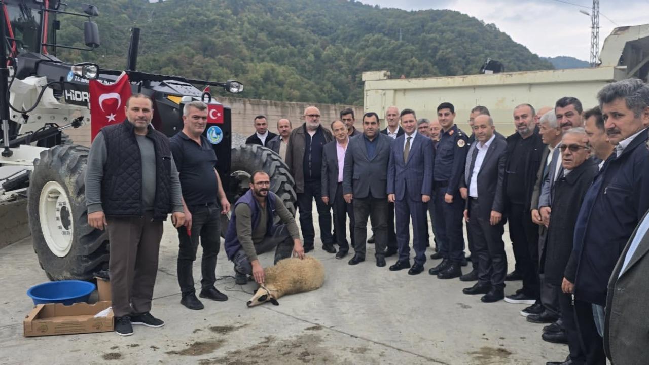 Ayancık Özel İdaresi’ne yeni iş makinesi kazandırıldı
