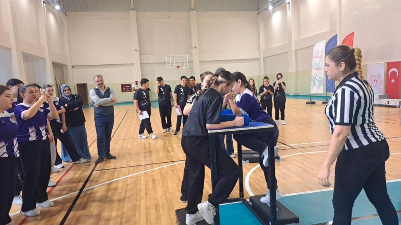 En güçlü bilekler belli oldu