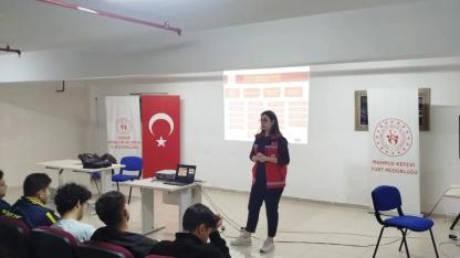 Kadına şiddet konusunda öğrenciler bilgilendirildi