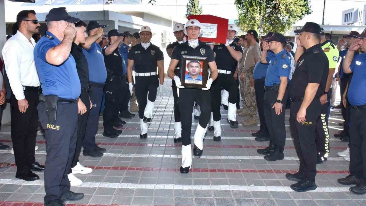 Kalp krizinden hayatını kaybeden polis memuru son yolculuğuna uğurlandı