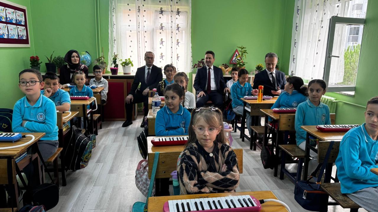 Miniklerden renkli proje etkinliği