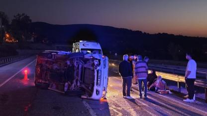 Otomobil ile minibüs çarpıştı:9 yaralı