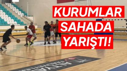 Şampiyon takımlar ödüllerini aldı