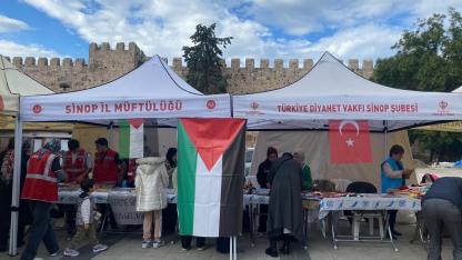 Sinop’ta hayır çarşısı kuruldu