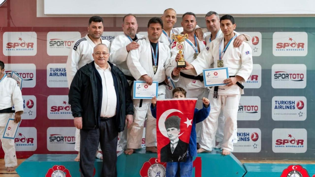 Sinoplu Judocular Paris yolcusu