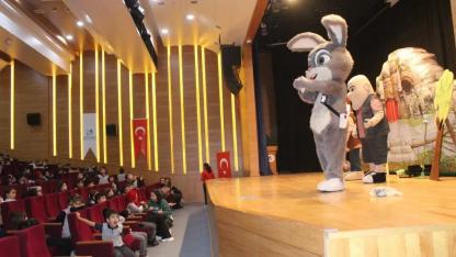 Sinop'ta “Akıllı Tavşan Momo” miniklerle buluştu