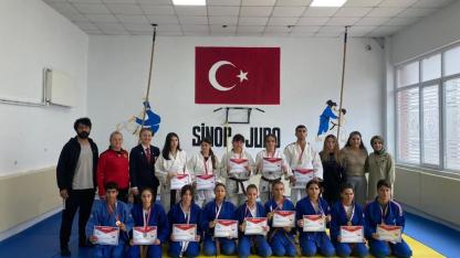 Sinop’ta genç judocular mindere çıktı
