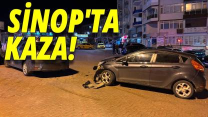 Sinop'ta iki otomobil çarpıştı!