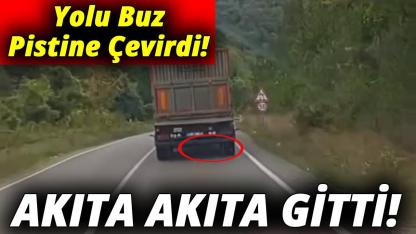 Sinop'ta kamyondan sızan hamsi suyu sürücülere zor anlar yaşattı