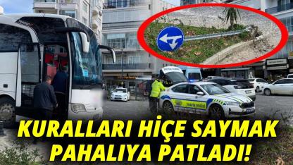 Sinop’ta ters yöne giren otobüs tabelayı devirdi