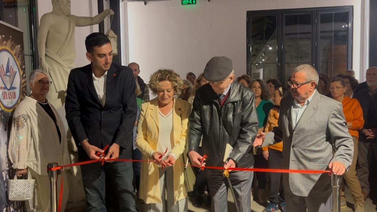 Sinop’ta uluslararası portreler karikatür sergisi açıldı