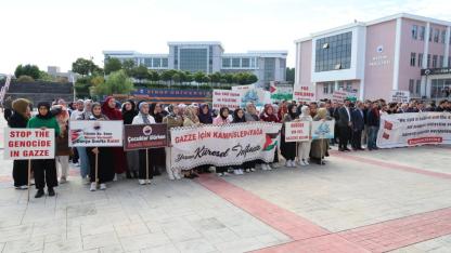 Sinop'ta üniversite öğrencileri Gazze için toplandı