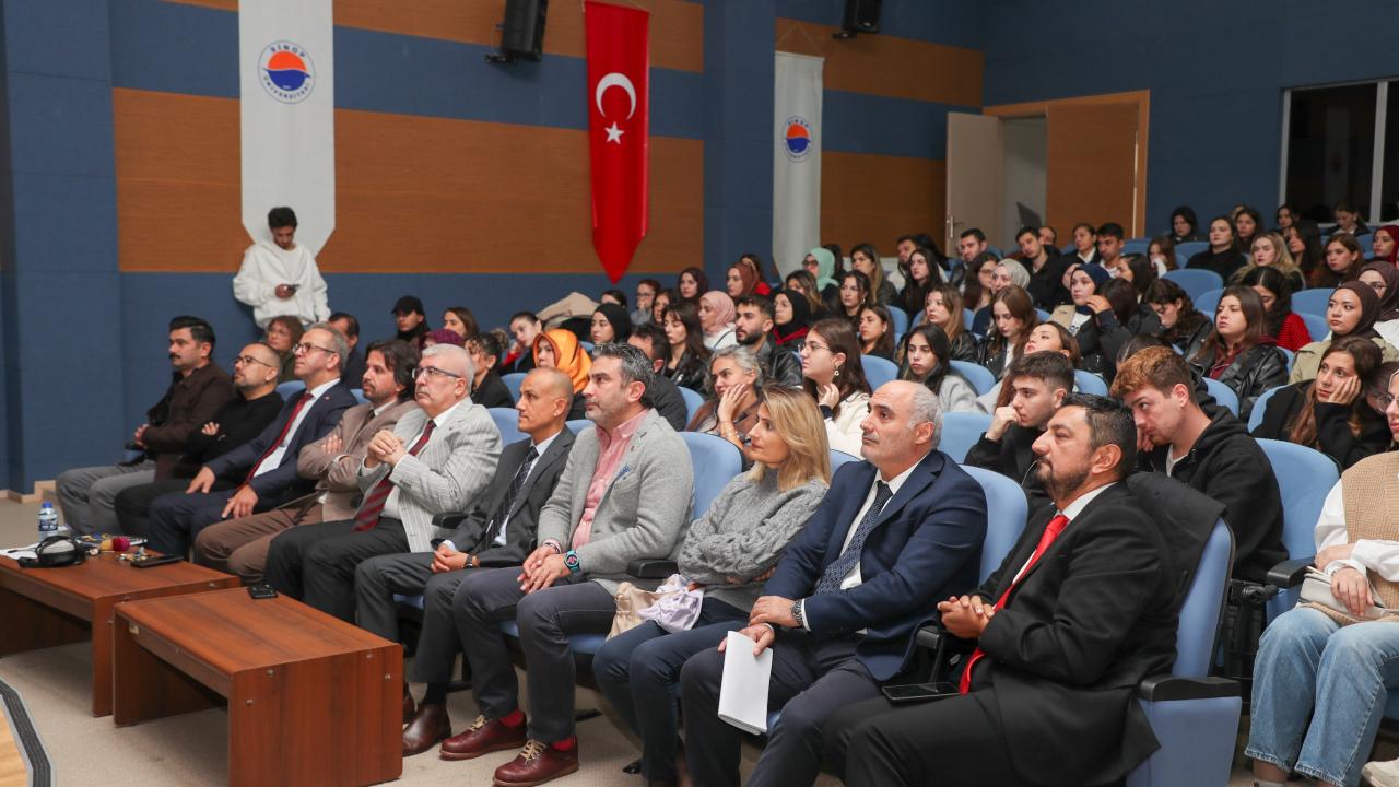 SNÜ’de aile kavramı masaya yatırıldı